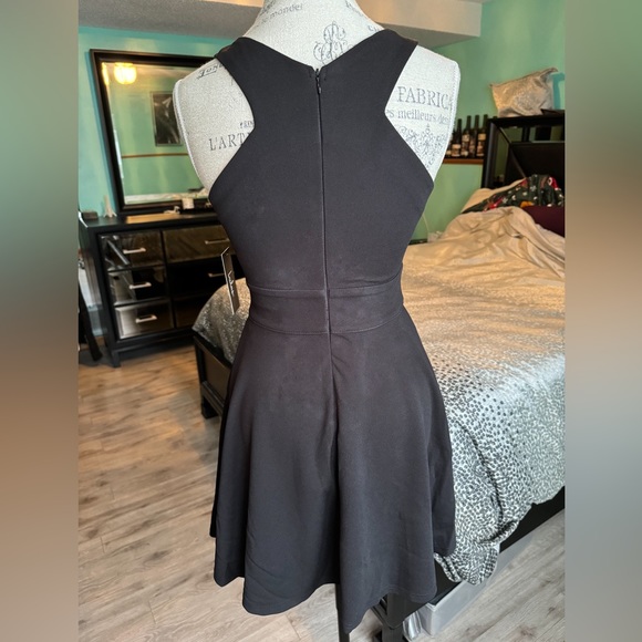 Lulu’s NWT Black Cross Front Front Halter Short Keyhole Dress NEW - Picture 2 of 7